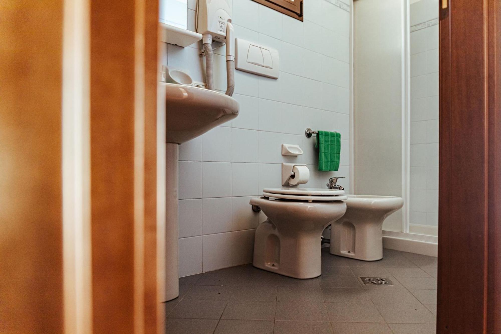 Camping Zocco Manerba del Garda Phòng bức ảnh