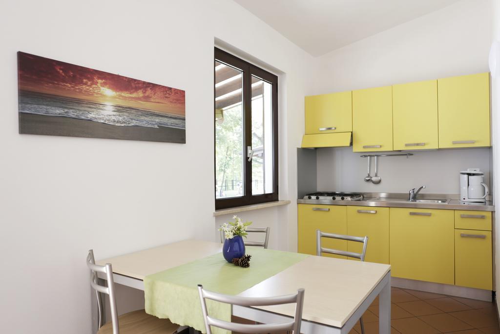 Camping Zocco Manerba del Garda Ngoại thất bức ảnh