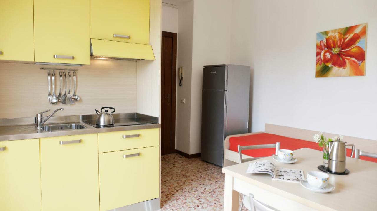 Camping Zocco Manerba del Garda Ngoại thất bức ảnh